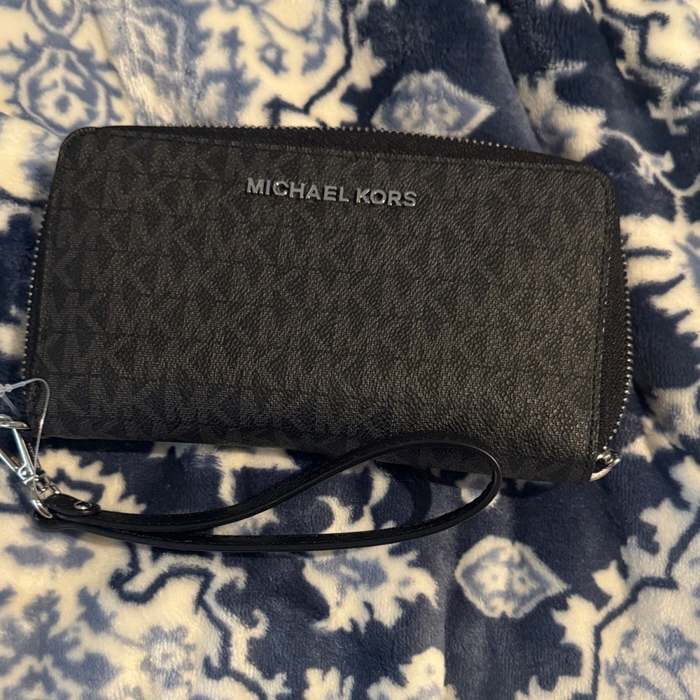 NWT Michael Kors Black Logo Wristlet